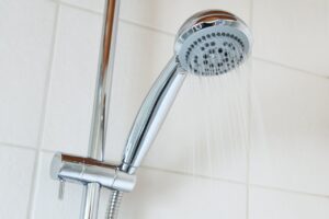 Comment Choisir et Installer une Douche Thermostatique pour une Salle de Bain plus Confortable